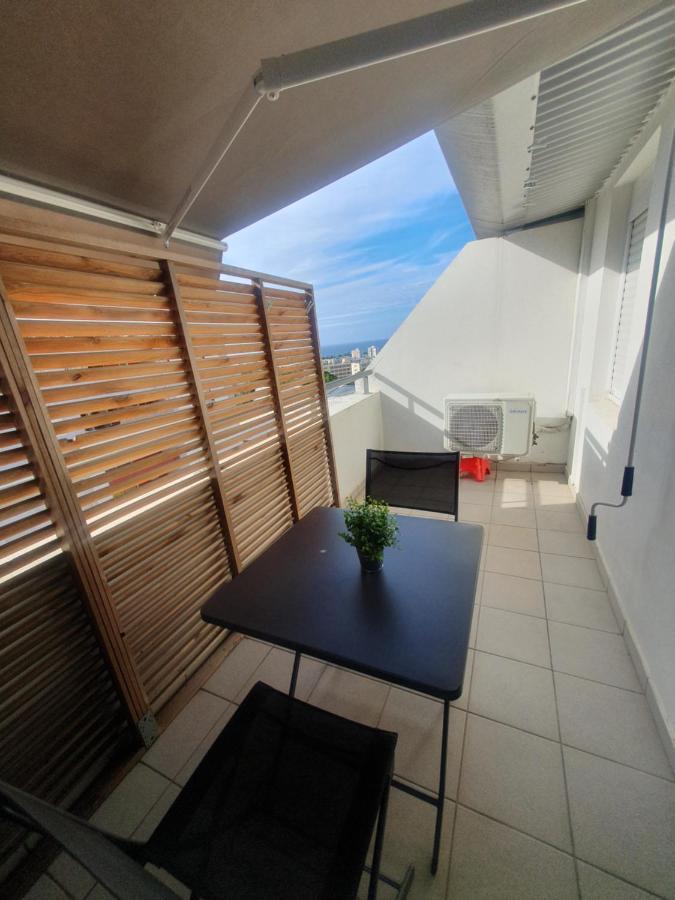 Chez Xavier appartement cosy vue mer et montagne Saint-Denis Extérieur photo